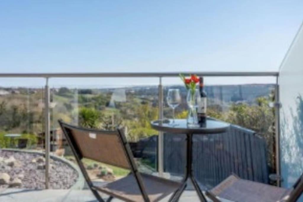 The View At 52, Whitby Daire Dış mekan fotoğraf